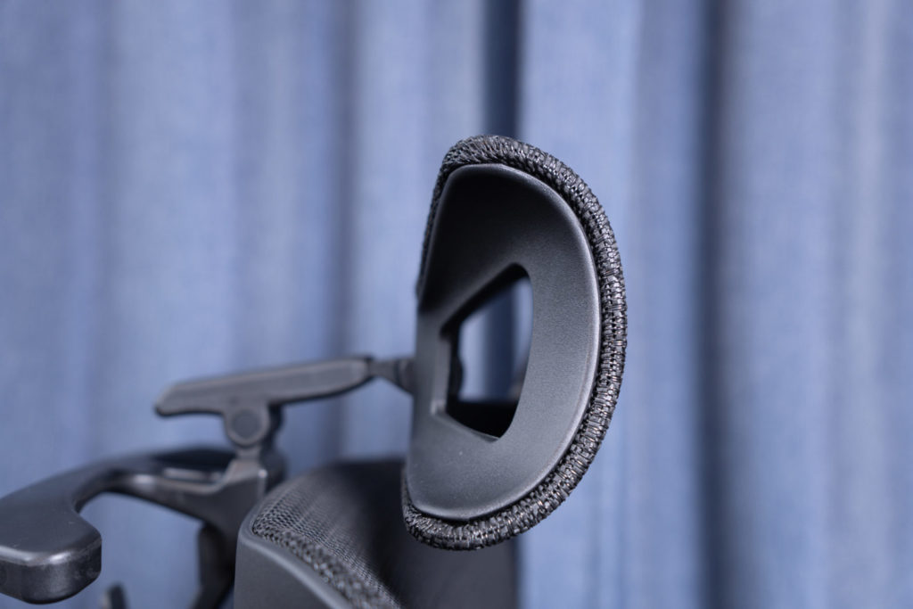 Rasical Chair Elite 上下角度（前側）63° / 4段階 下向