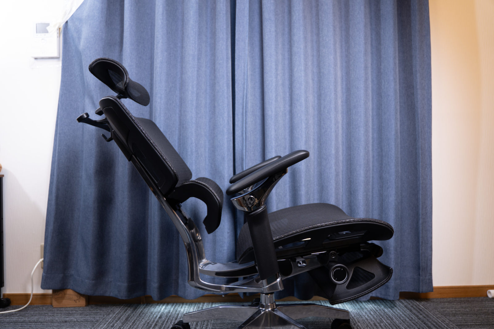 Rasical Chair Elite 最大130度のリクライニング 倒した状態