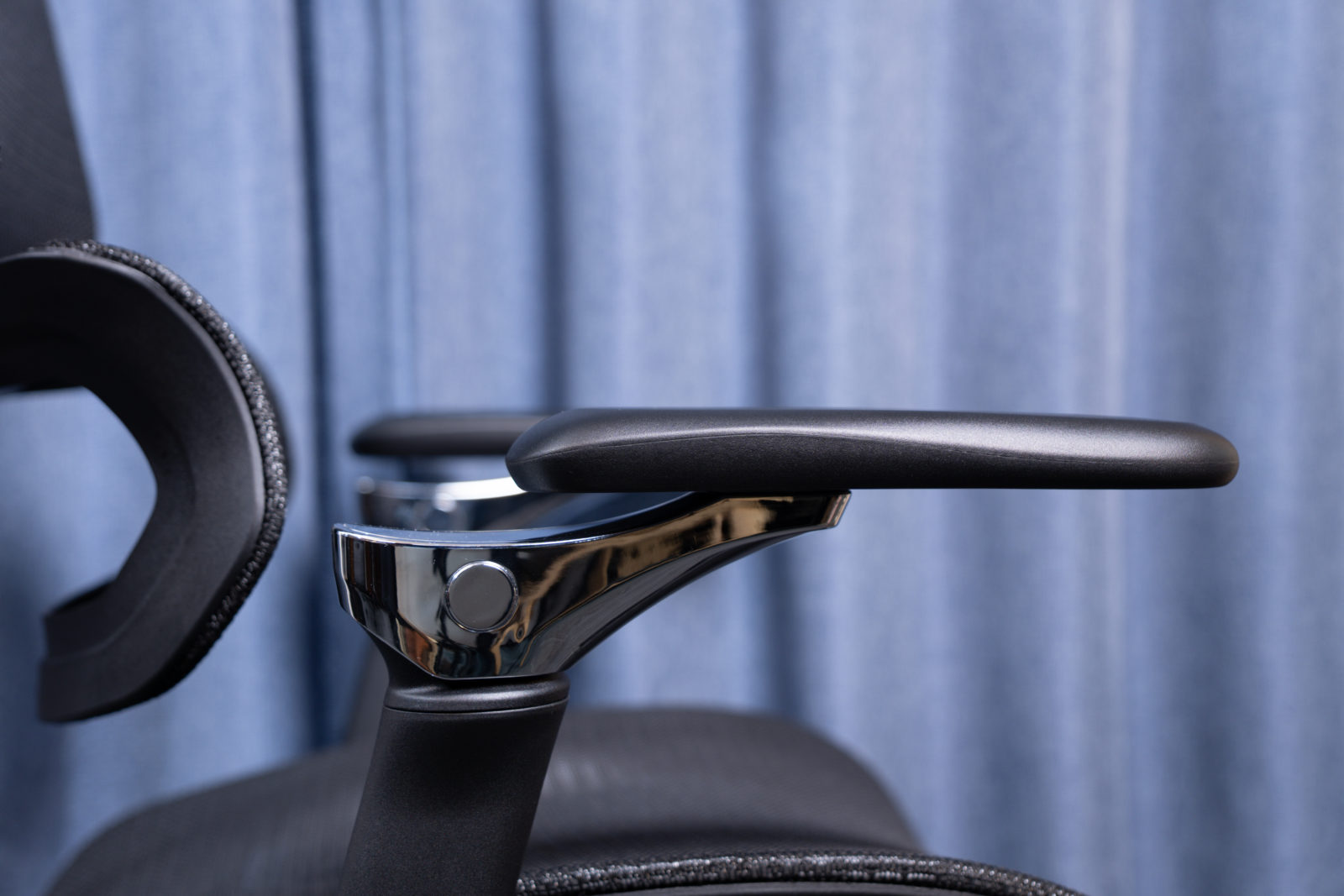 Rasical Chair Elite 前後 6cm / 6段階 最前方