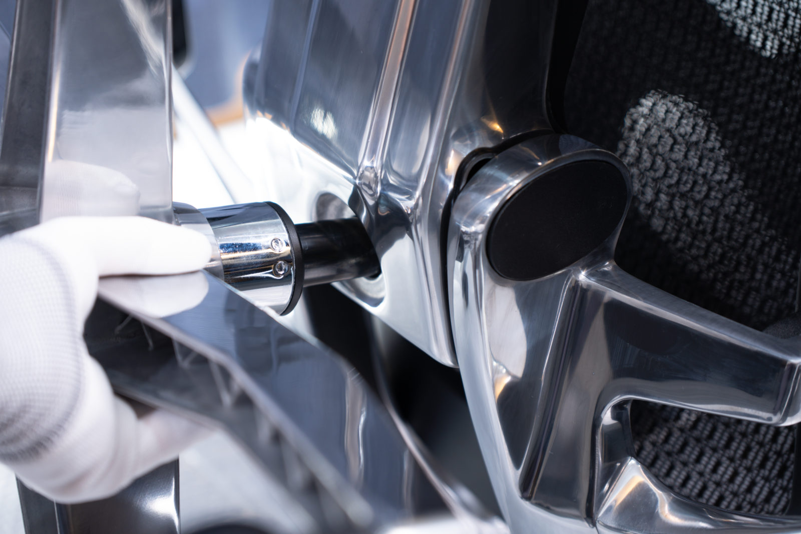 Rasical Chair Elite 脚部と座面の接続