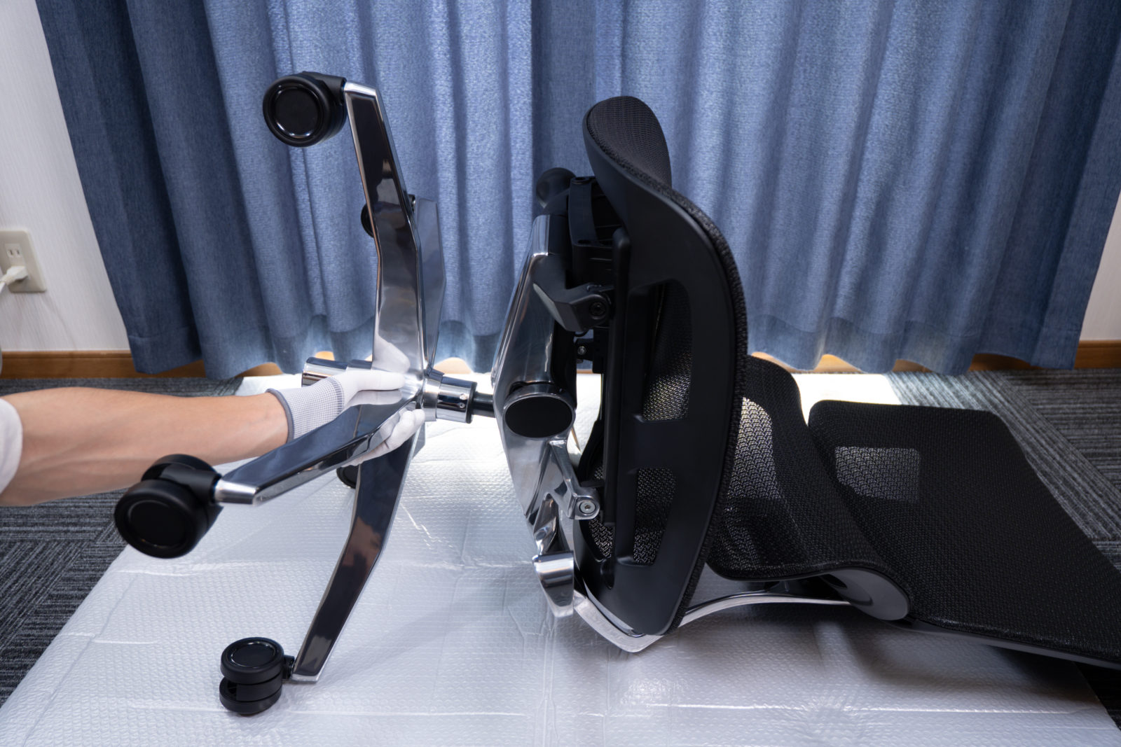 Rasical Chair Elite 脚部と座面の接続