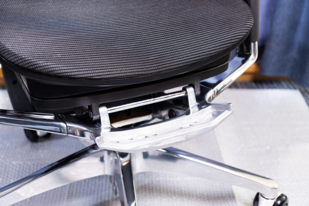 COFO Chair Premium 2 座面背面の接続部