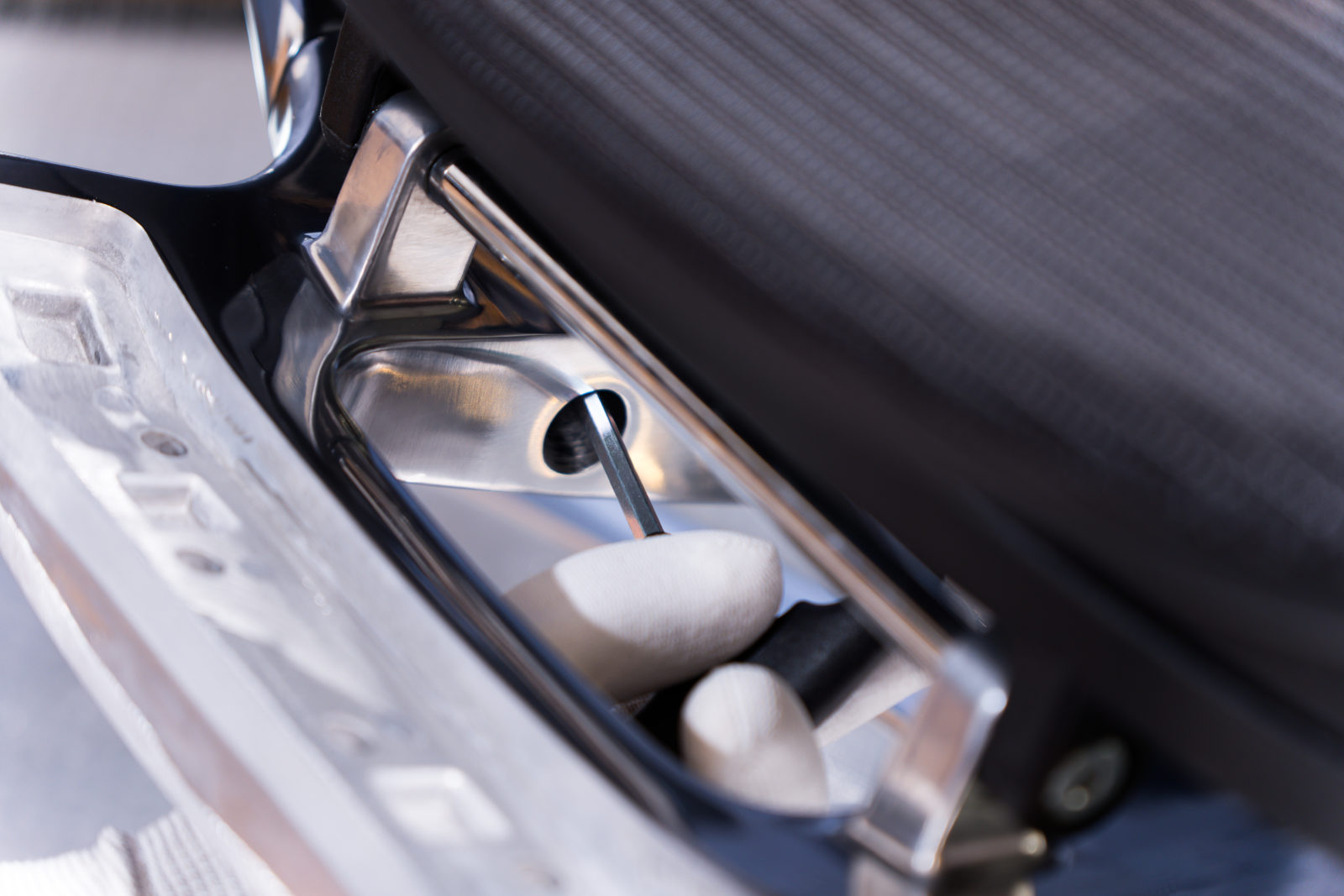 COFO Chair Premium 2 アームレスト ネジ締め